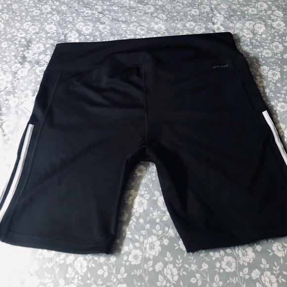 Adidas Ladies NWT Bike Shorts size 2xL Black with White Striping - Picture 2 of 8